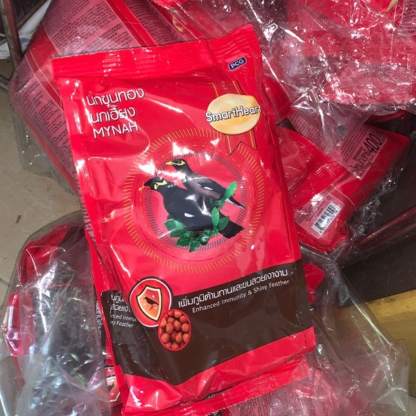 Chim yểng ăn gì? Cách cho ăn đúng để chim nói nhiều và phát triển 15 Cám chuyên dụng dành cho chim yểng