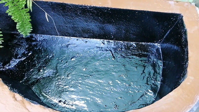 Cách sơn đen cho hồ Cá Koi đúng kỹ thuật & bền màu 6 Sơn Epoxy là loại sơn chống thấm bảo vệ hồ cá khỏi nước và va đập