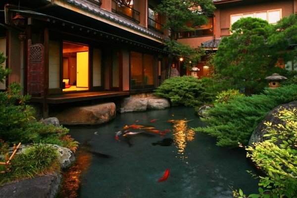 Hồ cá koi tại Kiyomizu-dera Nhật Bản